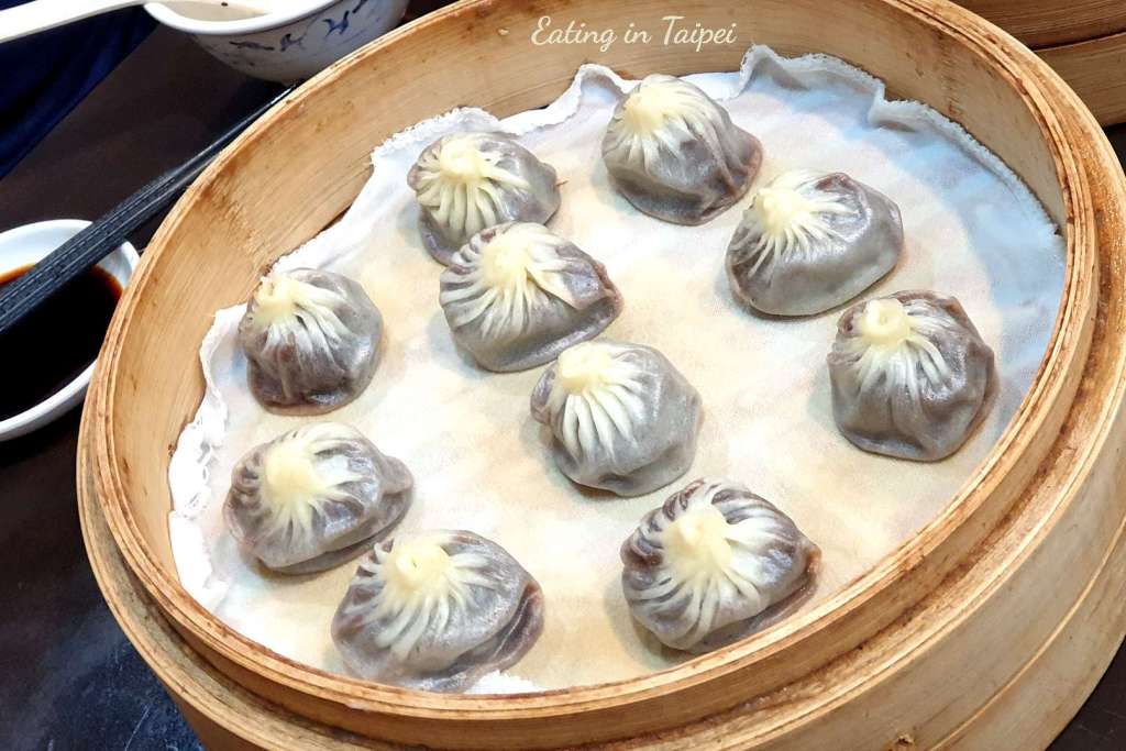 Bei Da Hang's red bean steamed dumplings